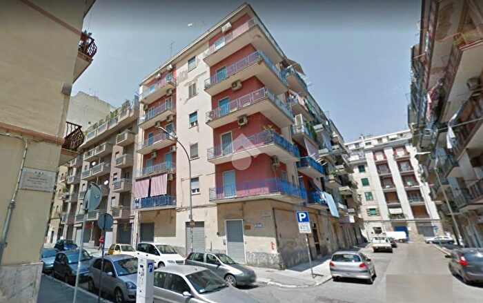 Appartamento trilocale in vendita in Via Giuseppe Pesola, Foggia