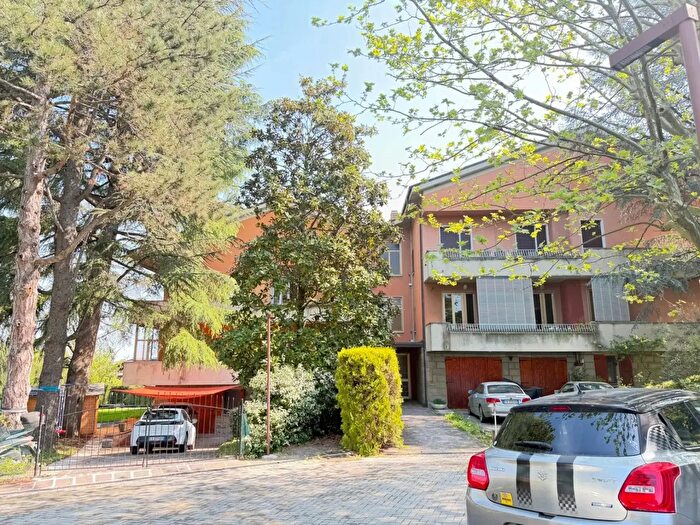 Appartamento con 5 locali in vendita in Via del Colle, San Lazzaro Di Savena