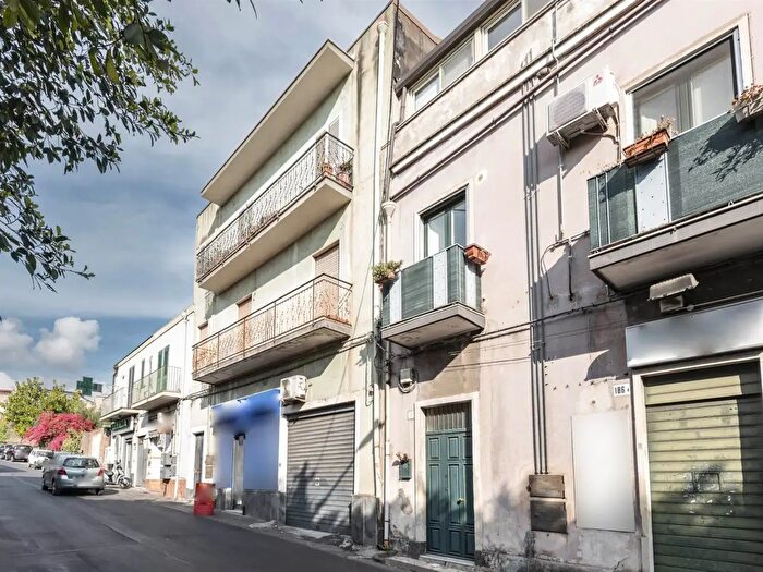 Appartamento quadrilocale in vendita in Via Sebastiano Catania, Catania