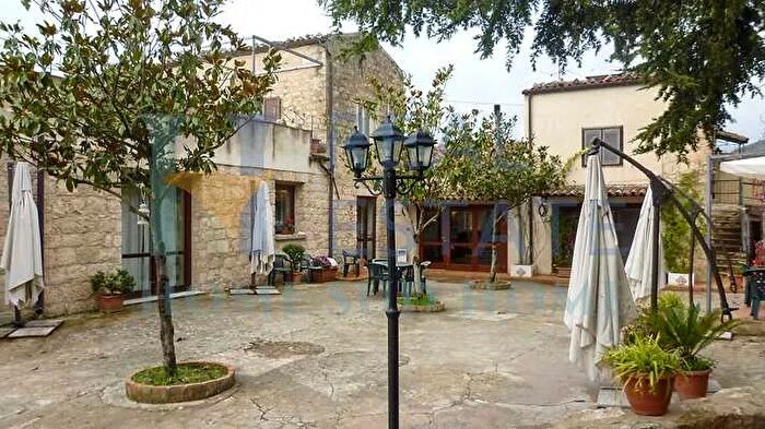 Casa in vendita in Castellana Sicula, Petralia Soprana