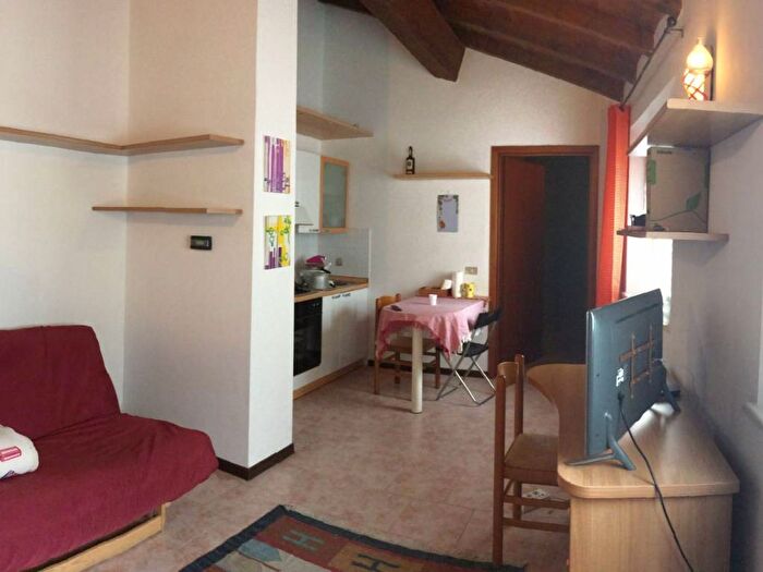 Appartamento bilocale in affitto in Via Cerca, Centro Storico, Modena