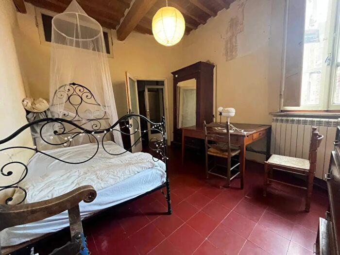 Appartamento con 7 locali in affitto in Via San Martino, Pisa
