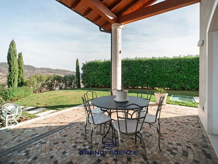 Casa con 5 locali in vendita in Via Faè di Pezzo, Chiampo