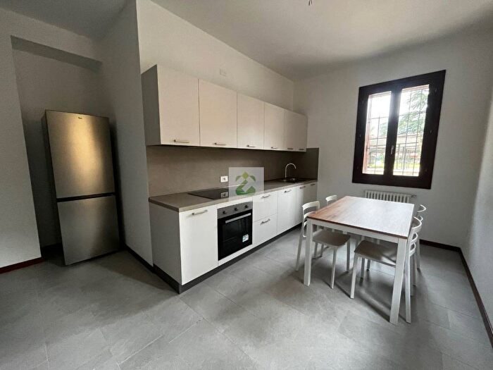 Appartamento bilocale in affitto in VIA FUSINATO, Centro, Schio