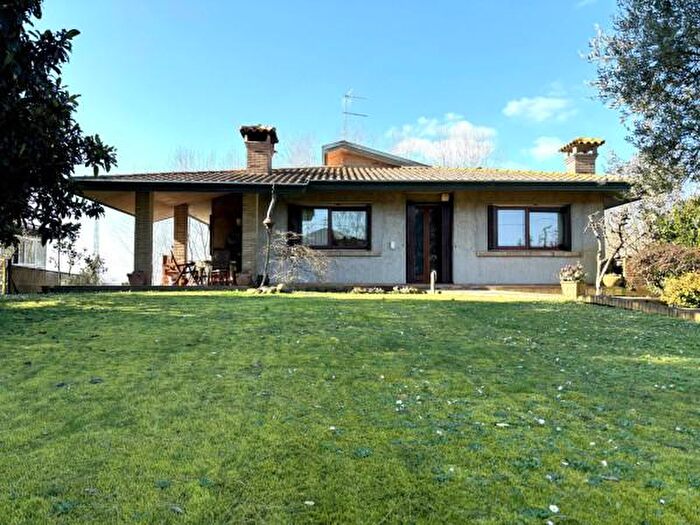 Casa con 6 locali in vendita in Via Romea, Ariano Nel Polesine