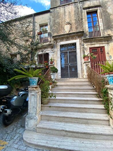 Casa con 6 locali in vendita in Corte Cesare Gaetani, Siracusa