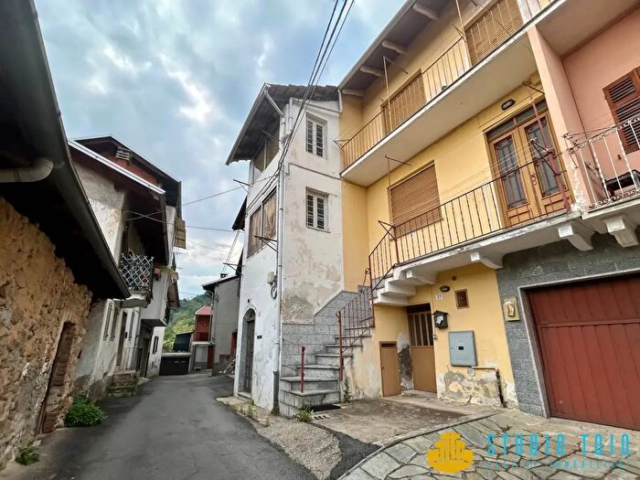 Casa quadrilocale in vendita in Valdilana