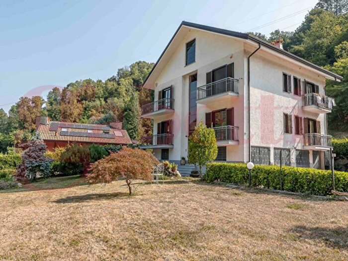 Casa con 6 locali in vendita in Via Rivodora, Castiglione Torinese