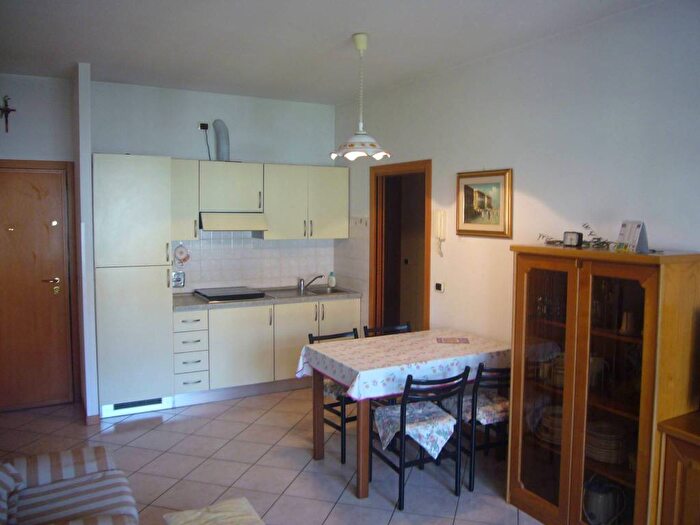 Appartamento trilocale in affitto in Viale Adamo Arcangeli, Cesenatico Levante, Cesenatico