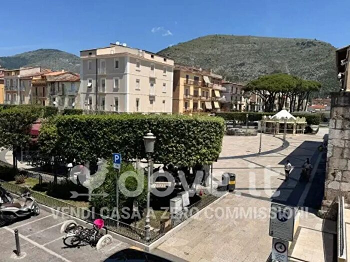 Appartamento trilocale in vendita in Viale San Francesco dAssisi, Fondi