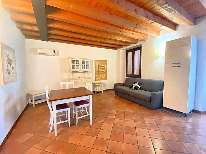 Appartamento bilocale in affitto in Via della Volta, Folzano, Brescia