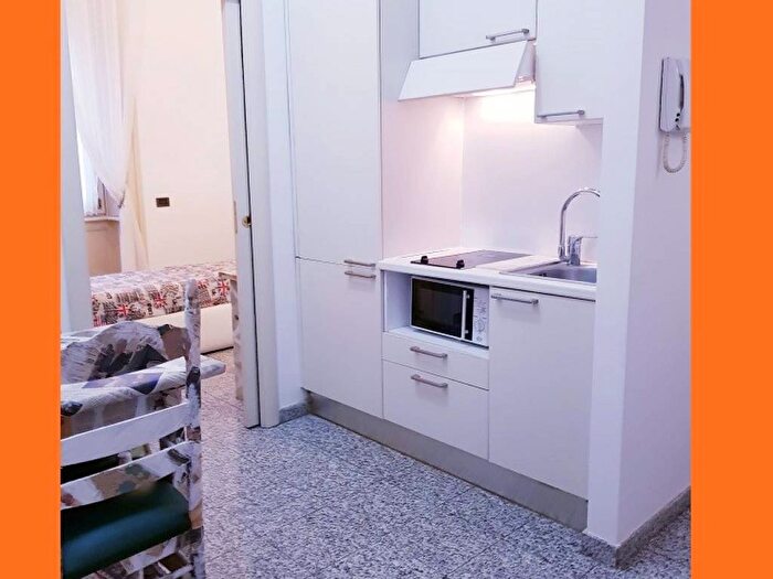 Appartamento monolocale in affitto in Viale Regina Giovanna, Porta Venezia, Milano
