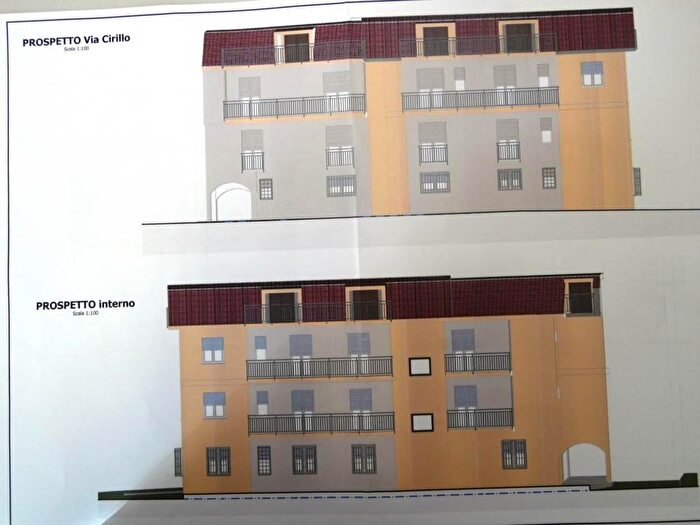 Casa con 15 locali in vendita in Baronissi