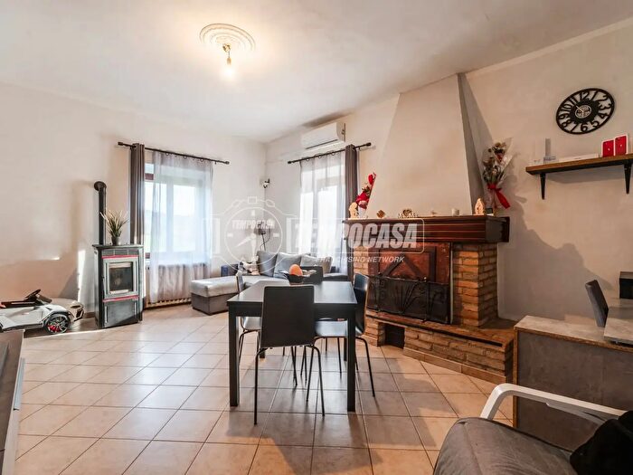 Appartamento quadrilocale in vendita in Via Colombaro, Scandiano