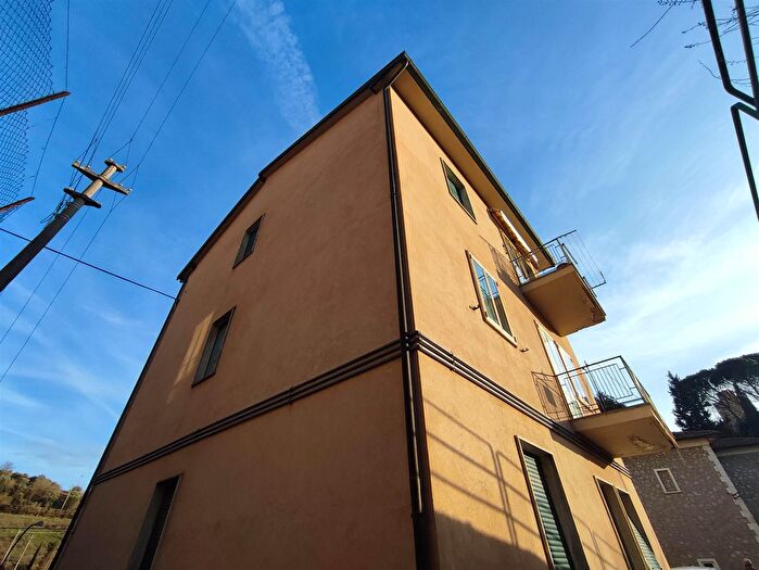 Appartamento quadrilocale in vendita in Via Salimbeni, Trequanda