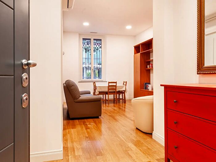 Appartamento trilocale in vendita in Via Giovanni Battista Soresina, Milano