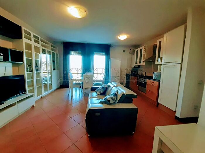 Appartamento quadrilocale in affitto in Via Vittorio Benussi, Padova