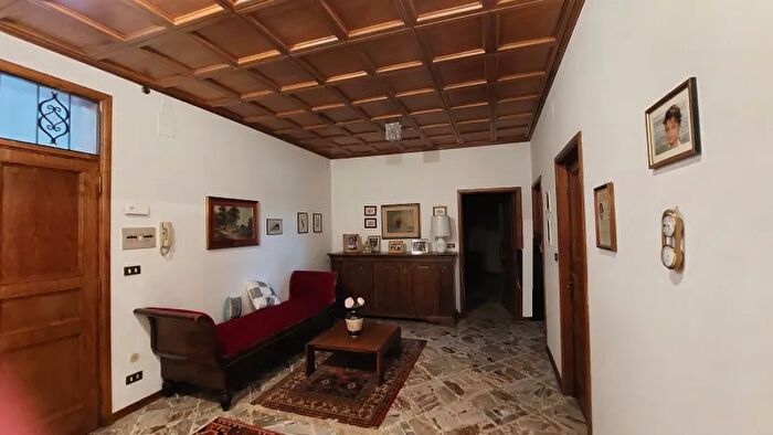 Appartamento con 6 locali in vendita in Arezzo