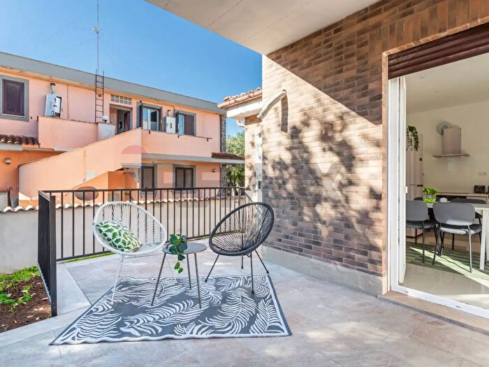 Casa quadrilocale in vendita in Roma