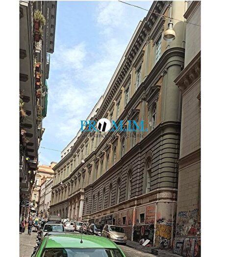 Appartamento monolocale in affitto in Via Mezzocannone, Centro Storico, Napoli