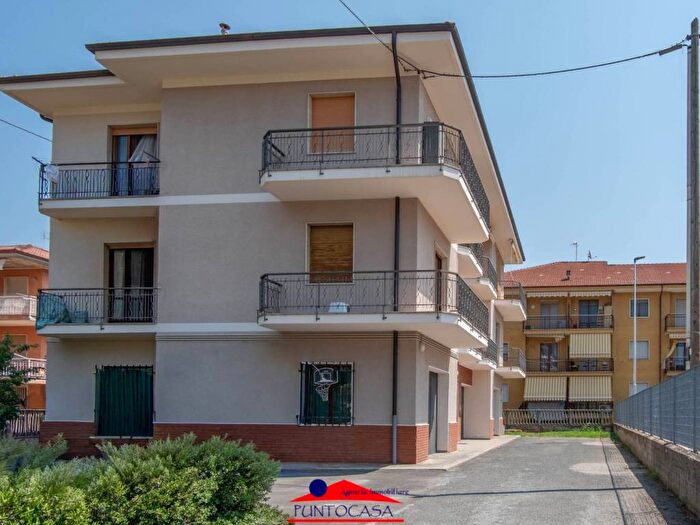 Appartamento trilocale in affitto in Via Luigi Einaudi, Centro, Busca