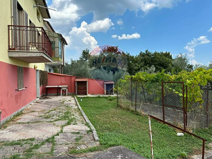 Casa con 9 locali in vendita in Via Collalto Snc, Scapoli