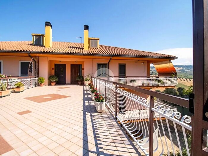 Appartamento con 5 locali in vendita in Via delle Risaie, Atri