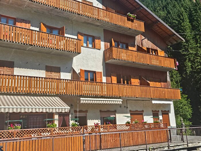 Appartamento bilocale in vendita in Via Cambrembo, Valleve