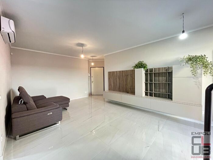 Appartamento con 5 locali in vendita in Ia Serravalle a S Martino, Empoli