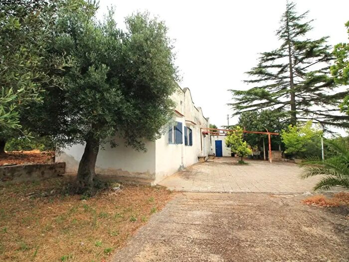 Casa quadrilocale in vendita in Ostuni