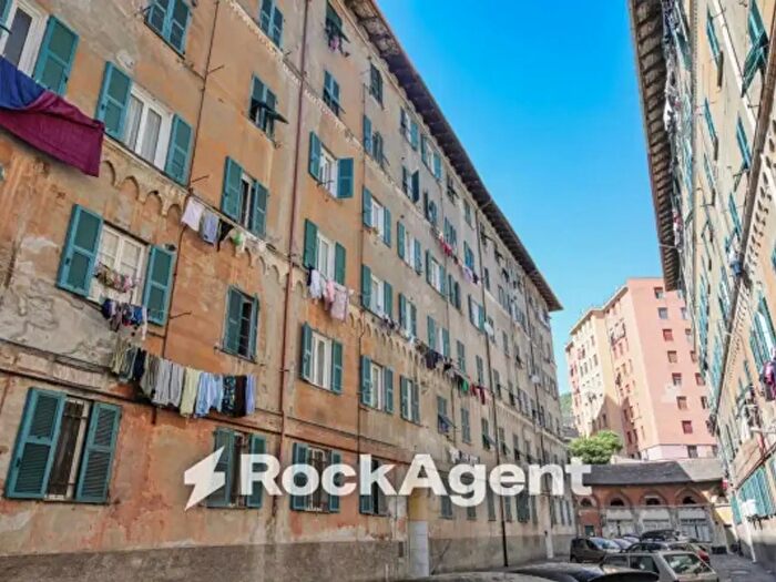 Appartamento quadrilocale in vendita in Via del Lagaccio, Genova