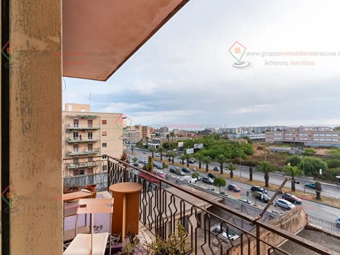 Appartamento con 5 locali in vendita in Siracusa