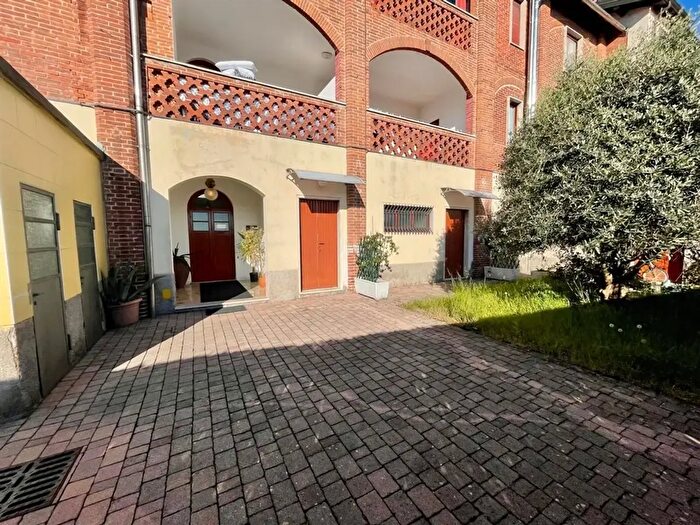 Appartamento bilocale in affitto in Via Mameli, Morazzone