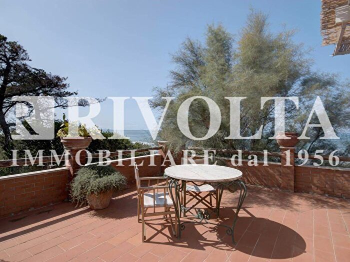 Casa con 6 locali in affitto in Sabaudia