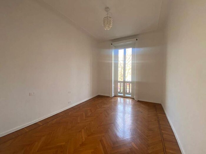 Appartamento trilocale in affitto in Porta Vittoria, Milano