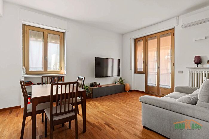 Appartamento trilocale in vendita in Via Privata Paolo Rotta, Milano