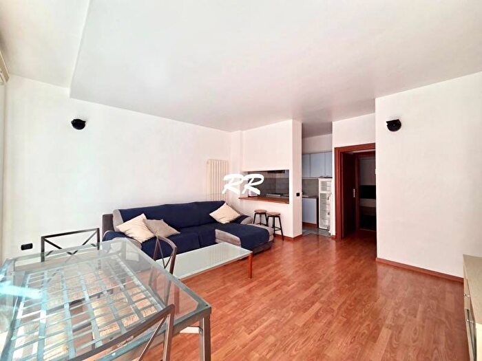 Appartamento bilocale in affitto in Via Luca Signorelli, Paolo Sarpi, Milano