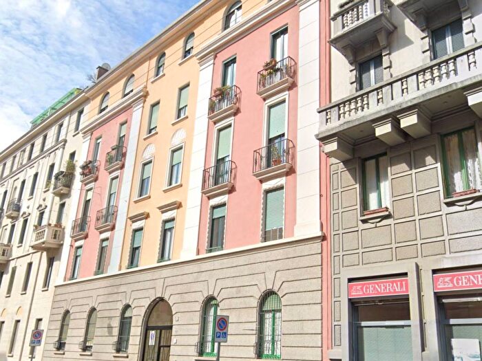 Appartamento trilocale in affitto in Via Alfredo Catalani, Casoretto, Milano