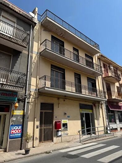 Casa quadrilocale in vendita in Via Nazionale, Falcone