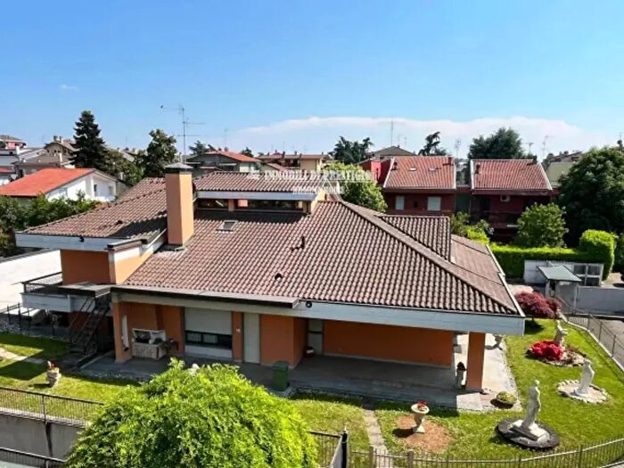 Casa con 6 locali in vendita in Vicolo Fontanile, Cernusco Sul Naviglio