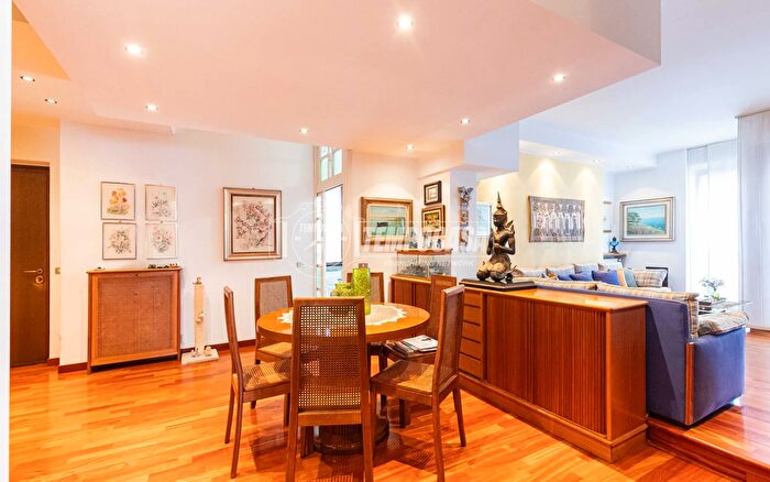 Appartamento quadrilocale in vendita in Via Cavera a, Giussano