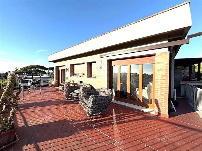 Appartamento quadrilocale in vendita in Massa