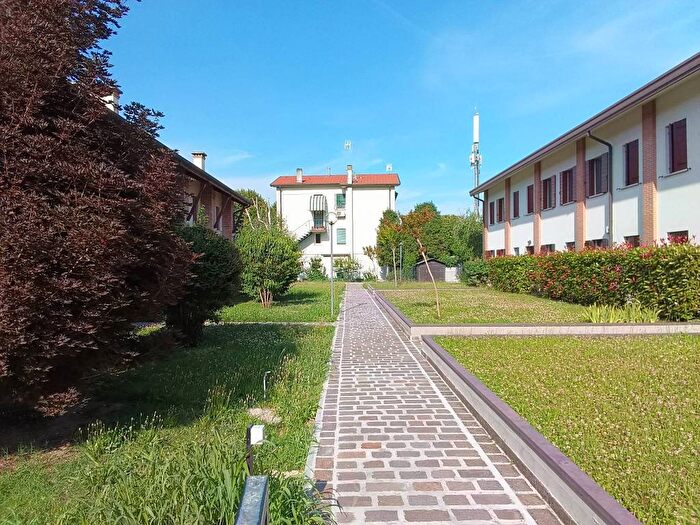Appartamento trilocale in affitto in Via del Vaso, Centro, Dolo