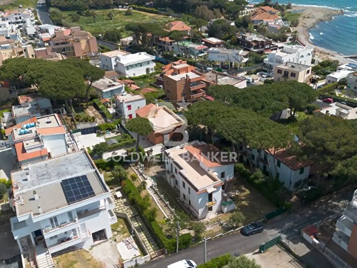 Casa con 11 locali in vendita in Via Sandro Botticelli, Santa Marinella