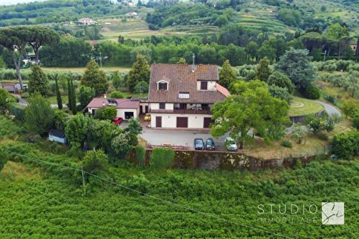 Casa con 6 locali in vendita in Via Forra di Castelnuovo, Serravalle Pistoiese
