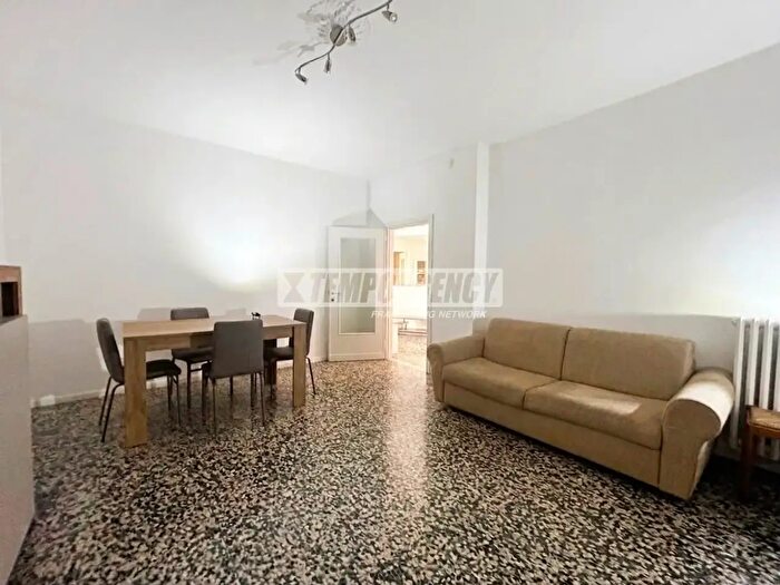 Appartamento trilocale in vendita in Via Longarone, Milano