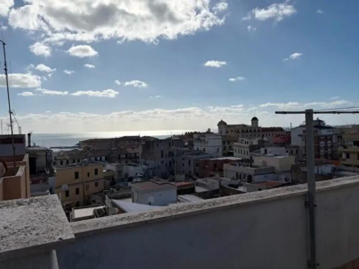 Appartamento trilocale in affitto in Via Napoli, Nettuno