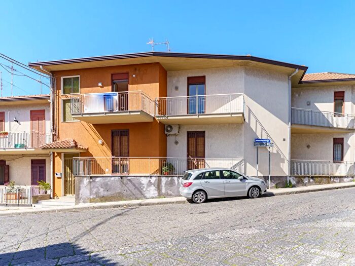 Appartamento quadrilocale in vendita in Via Umberto I, Viagrande