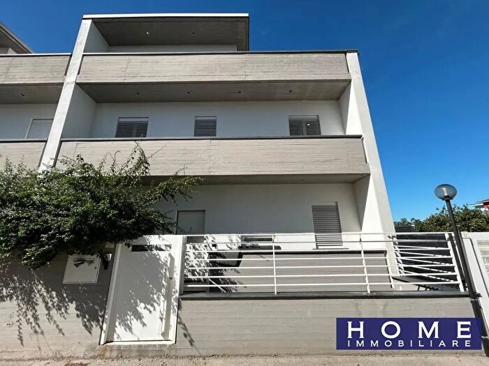 Casa con 7 locali in vendita in Trentola Ducenta