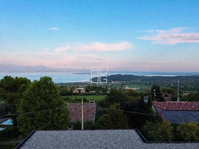 Appartamento quadrilocale in vendita in Via Sant'Anna, Lonato del Garda